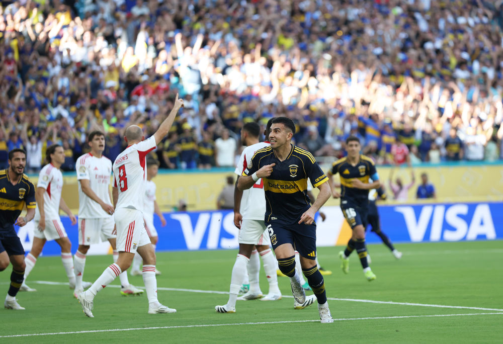 本菲卡战平曼城，范戴克梅开二度意甲